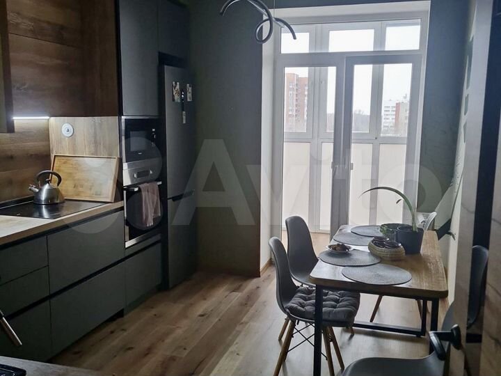 3-к. квартира, 92 м², 10/18 эт.