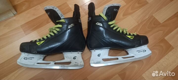 Коньки хоккейные