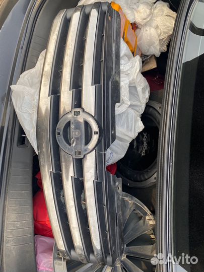 Решетка радиатора, молдинг капота Almera G15