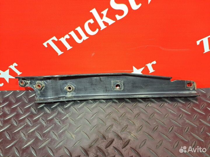 Кронштейн теплового экрана глушителя