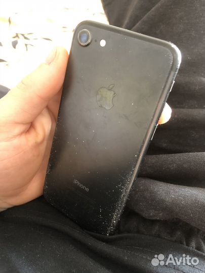 Телефон iPhone 7
