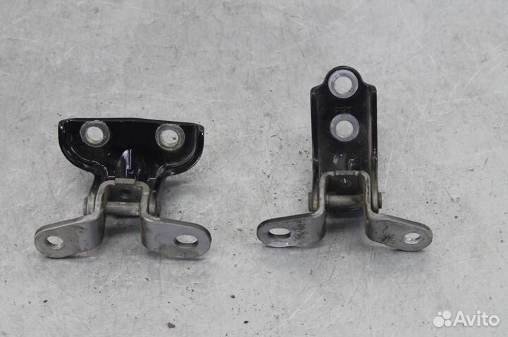 Петли двери задней правой Hyundai-KIA solaris 2