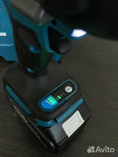 Гайковерт Makita 700Nm (36V)