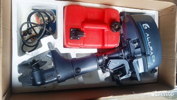 Подвесной лодочный мотор 