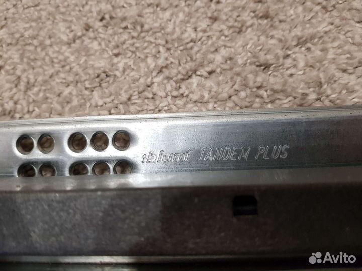Выдвижная полка,направляющие blum tandem plus