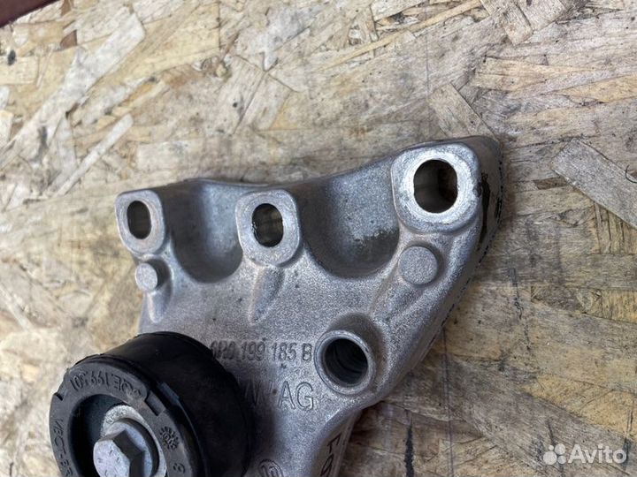 Кронштейн опоры двигателя Volkswagen Polo