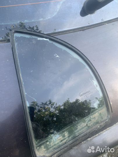 Форточка задняя левая civic 4d
