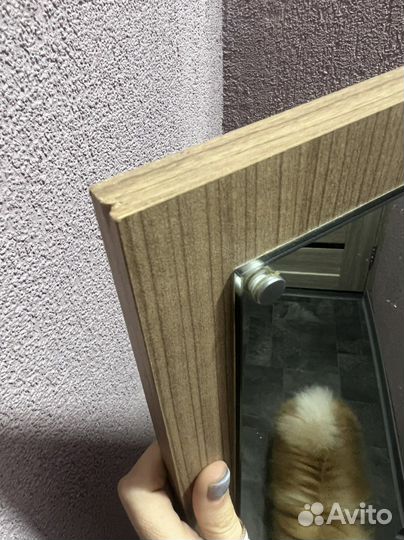 Красивое стильное зеркало