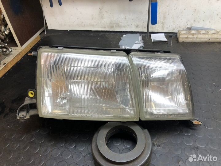 Фара правая Lexus LS 400 1 Toyota Celsior