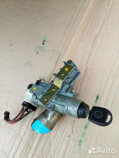 VW Sharan 1,9TDI(96-99) замок зажигания с ключом