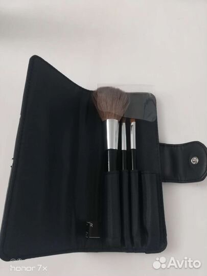 Кисти Yves rocher