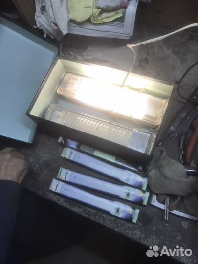 Два светильника с лампами G23 по 11W