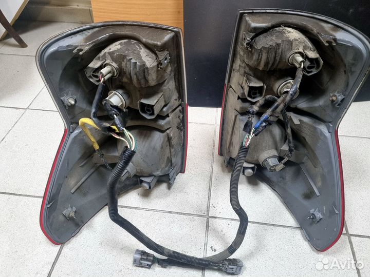 Фонари задние Toyota Tundra ll