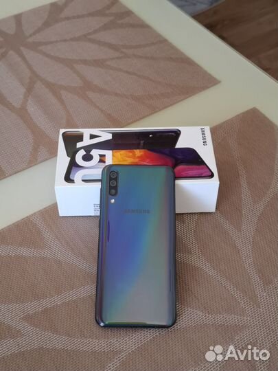 Samsung Galaxy A50, 6/128 ГБ