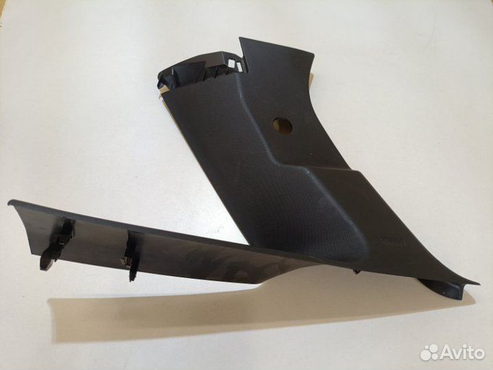 Обшивка стойки задняя правая Peugeot 5008 2.0