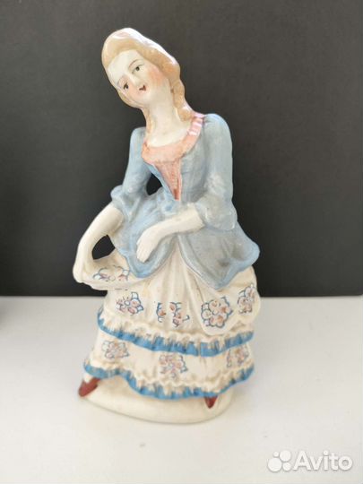 Фарфоровые статуэтки. Старина