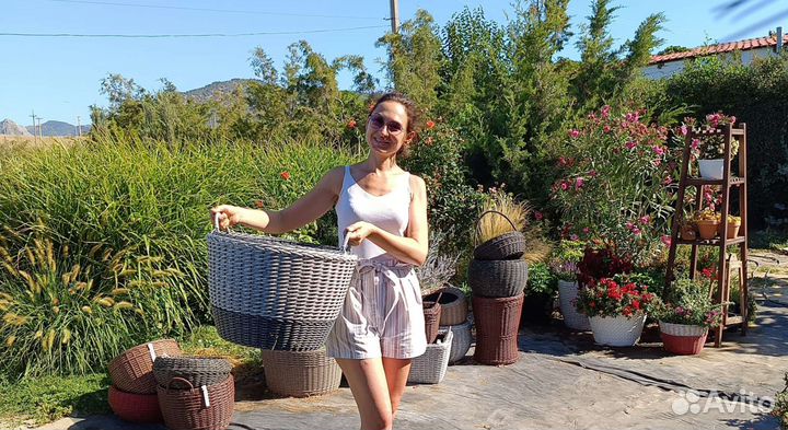 Вазон большой для растений из ротанга