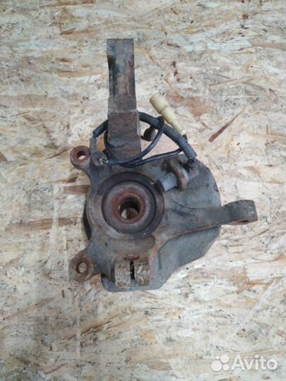 Кулак поворотный передний правый Chevrolet Lacetti