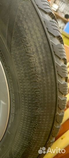 Kumho WinterCraft Ice Wi32 225/65 R17 106T