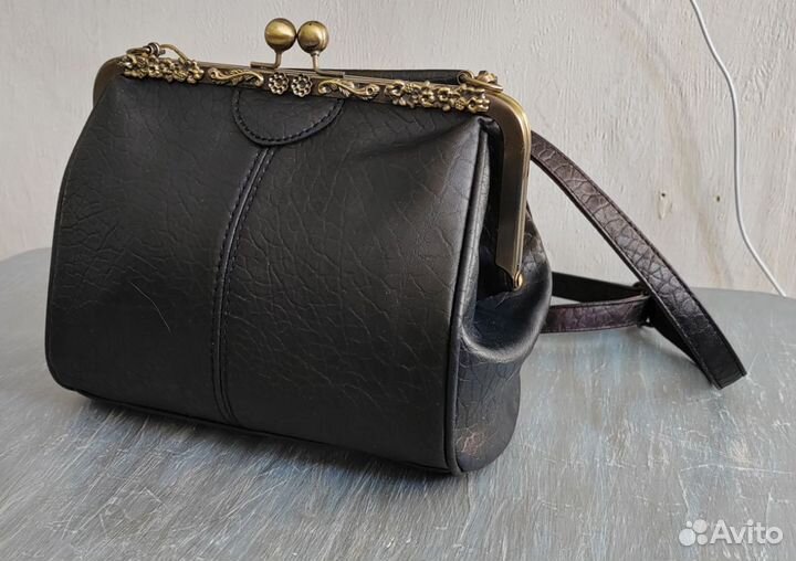 Сумка женская классическая