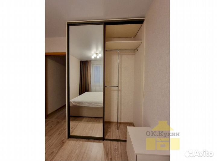 Распашной шкаф