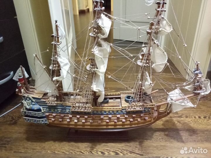 Коллекционная модель корабля soleil royal
