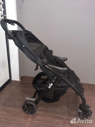 Прогулочная коляска joie muze