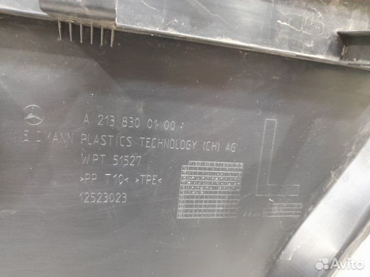 Жабо,решетка под лобовое стекло (левая) Mercedes