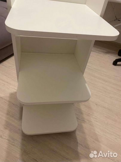 Этажерка для косметологов