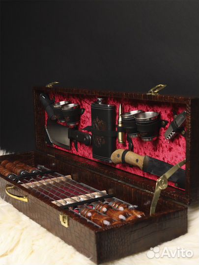 Шашлычный набор в подарочном кейсе