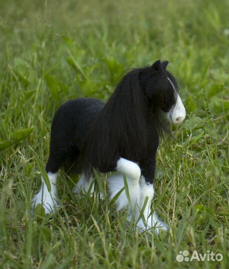 Валяная игрушка Лошадь породы Шайр