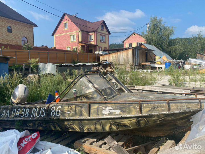 Лодка с мотором