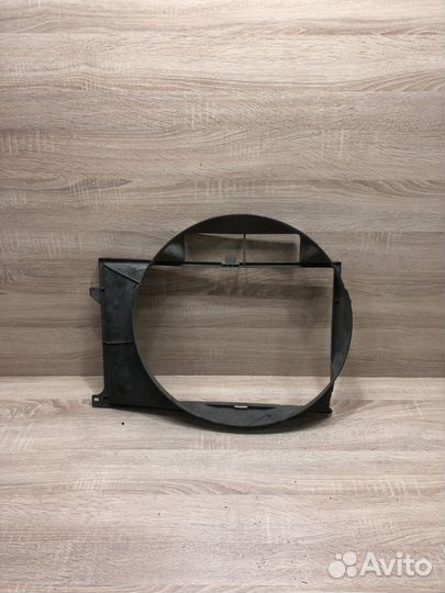 Кожух вентилятора BMW E34