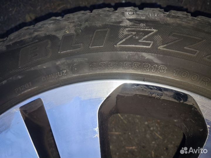 Bridgestone Blizzak DM-V1 235/55 R18 100