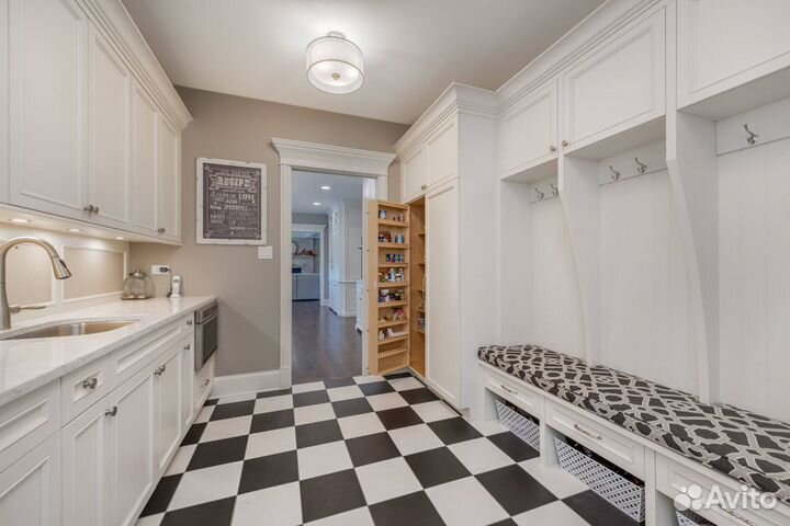 Шкаф в прихожую четырехдверный