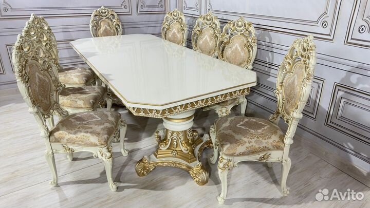 Кухонный стол и стулья