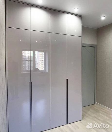 Встраиваемый шкаф