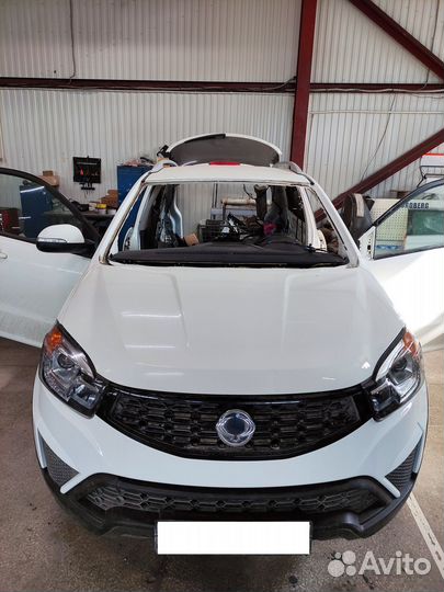 Лобовое стекло SsangYong New Actyon (2011+) ощ