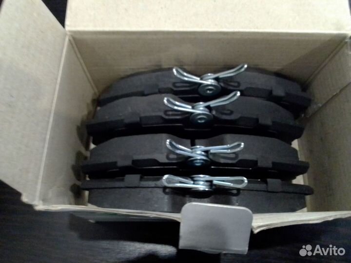 Тормозные колодки передние