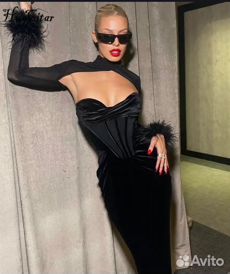 Платье с накидкой