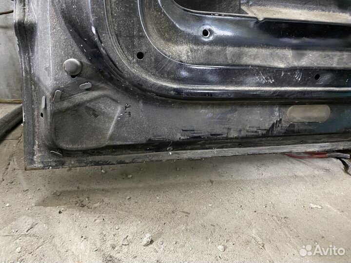 Левая сдвижная дверь VW T5