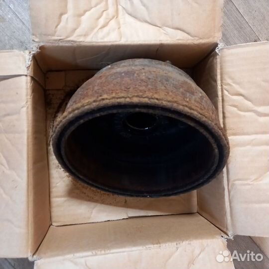 Тормозные барабаны и ступица сборе задняя