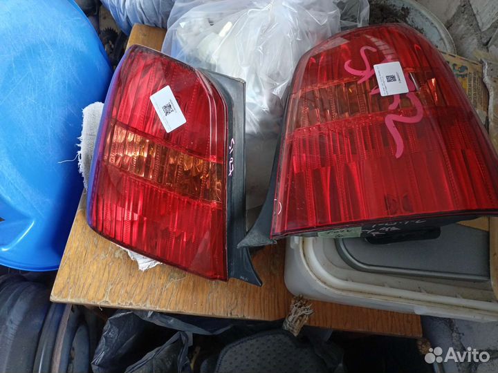 Задние фары Toyota progres 51-27