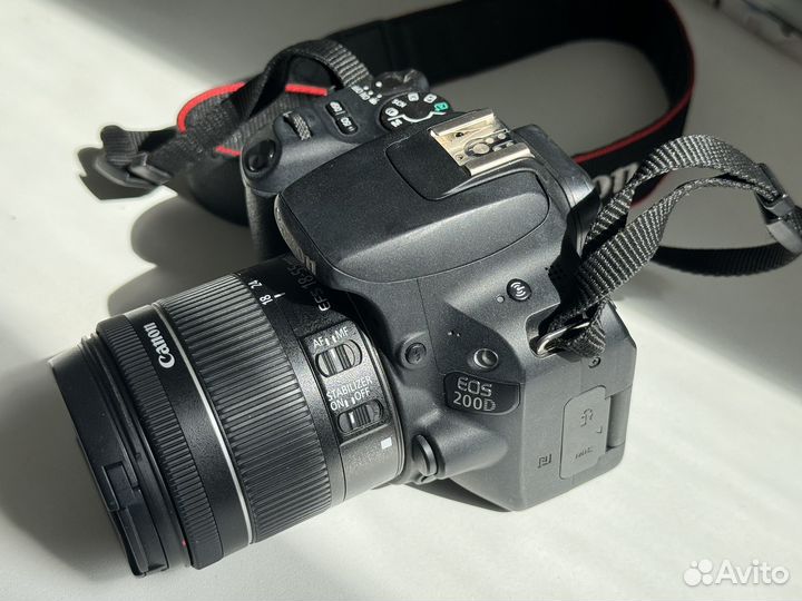 Фотоаппарат Canon EOS 200D Kit EF-S