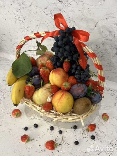 Фруктовые корзины, съедобные букеты, подарок