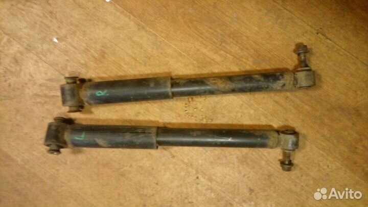 Задние амортизаторы Рено сценик 2 б.у