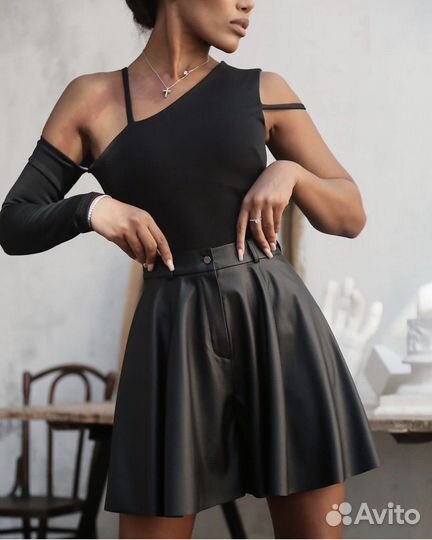 Шорты из эко кожи