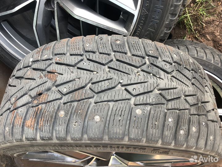 Nokian Tyres Hakkapeliitta 7 235/35 R19