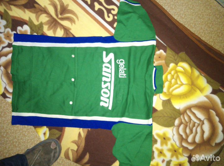 Продам тёплую футболку. Раритет. )