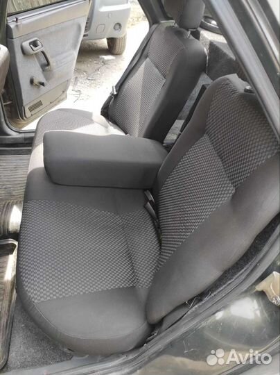 Сиденья задние ваз 2110